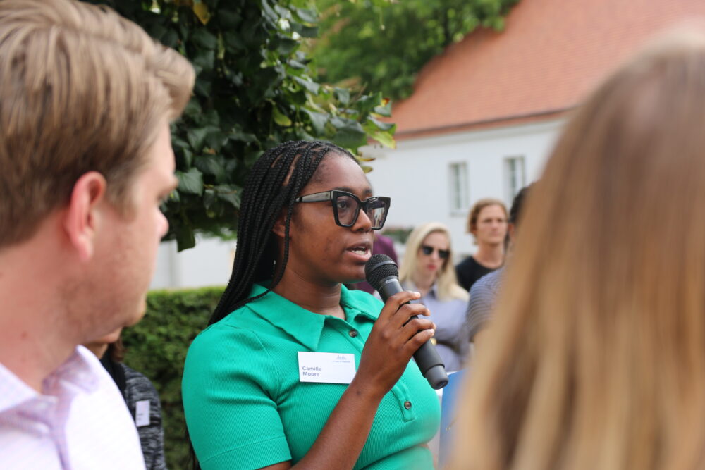 Q&A with a guest speaker at Schloss Neuhardenberg