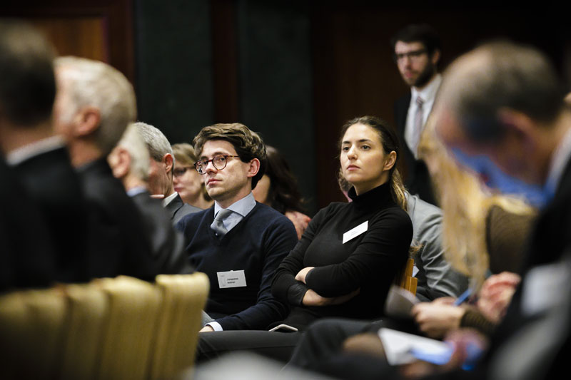 Podiusmdisskussion mit Bundesverteidigungsministerin Ursula von der Leyen zum Thema ' Eine neue deutsche Sicherheitspolitik? - Kurs- und Standortbestimmung Deutschlands in einer Welt der Krisen. 'Berlin, 11.11.2016. Copyright: Thomas Trutschel/ photothek.net/Atlantik-Bruecke e.V.