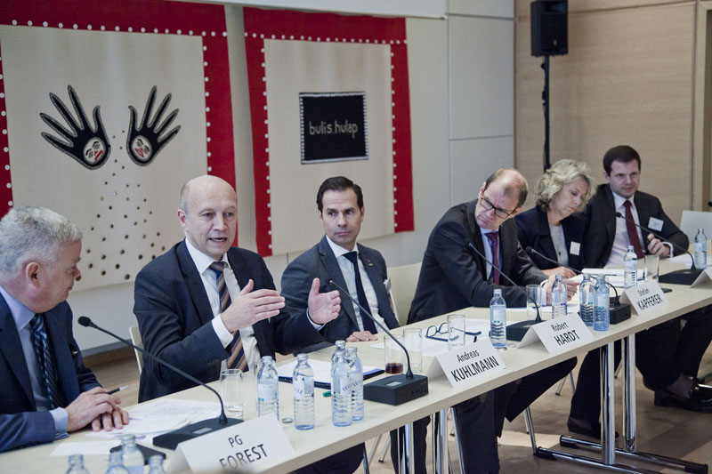 Germany, Berlin. XXXI Canada Germany Conference. October 28, 2016.Embassy of Canada, Leipziger Platz 17, 10117 Berlin.Photographer Jan Michalko / Agentur Raum-11Adress/ Kontakt: Agentur Raum11, Jan Zappner Manager, Schönhauser Allee 39A, 10435 Berlin, Germany+49.178.3084661, www.raum-11.de, zappner@raum-11.de