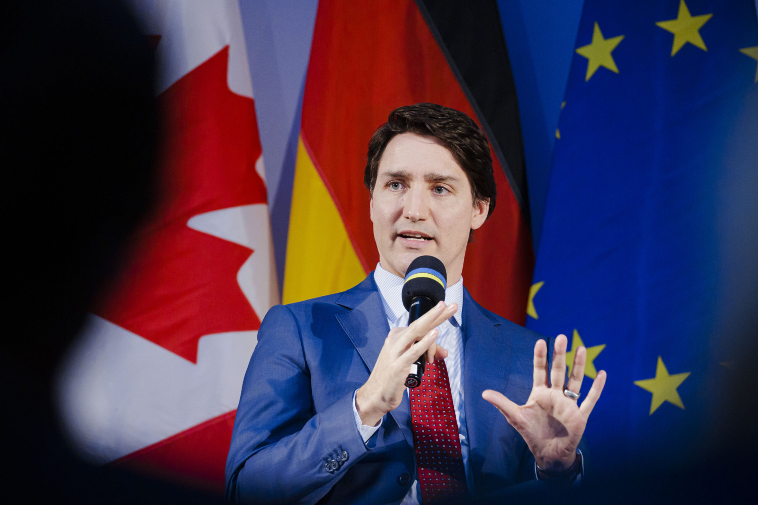 Justin Trudeau beantwortet Fragen aus dem Publikum.