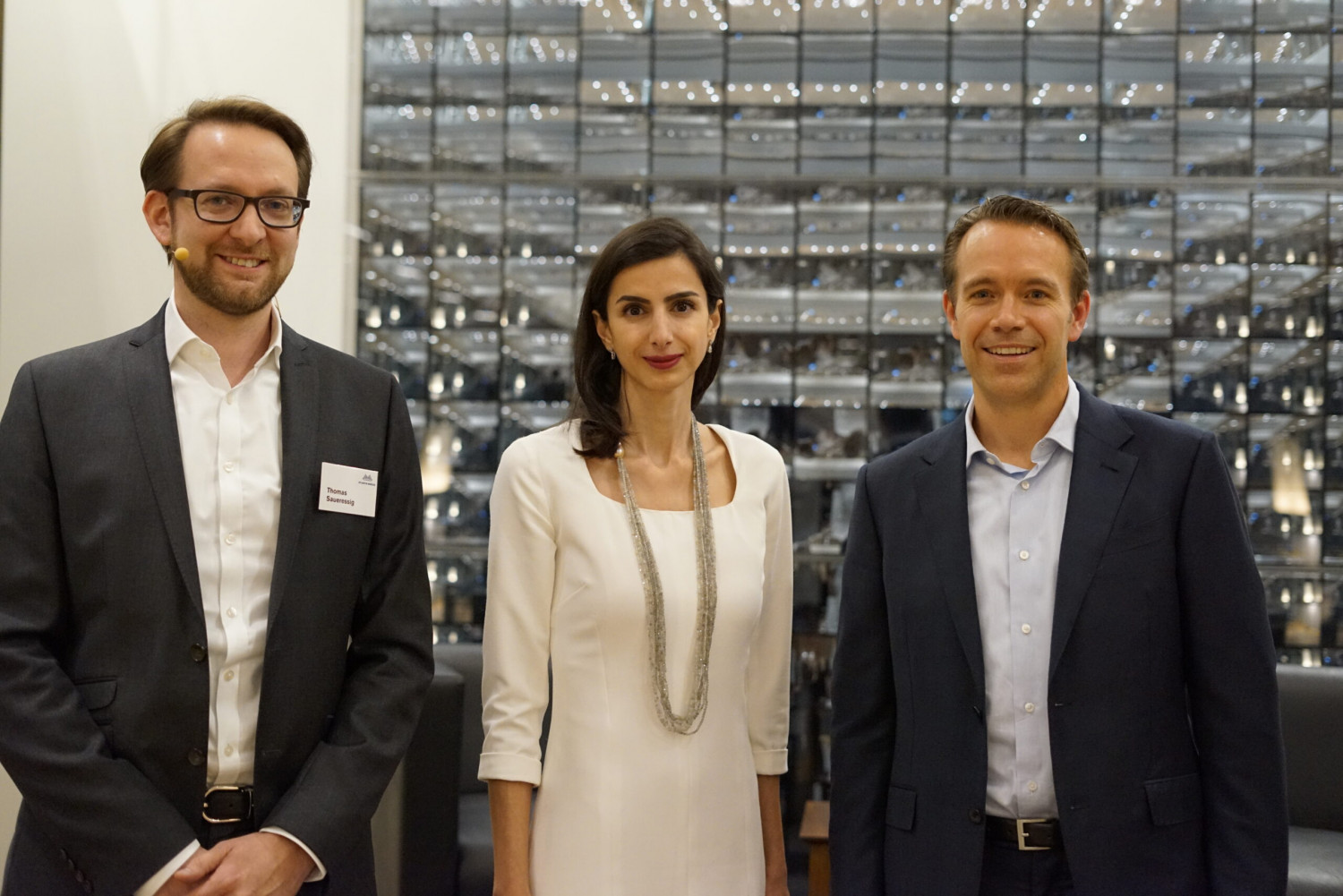 Von links: Thomas Saueressig, Anahita Thoms und Ingo Strauss bei der Veranstaltung "Digital Supply Chains as a Transatlantic Opportunity" am 8. November 2021.