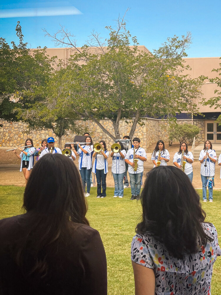 Besuch der Bowie Highschool in El Paso, TX