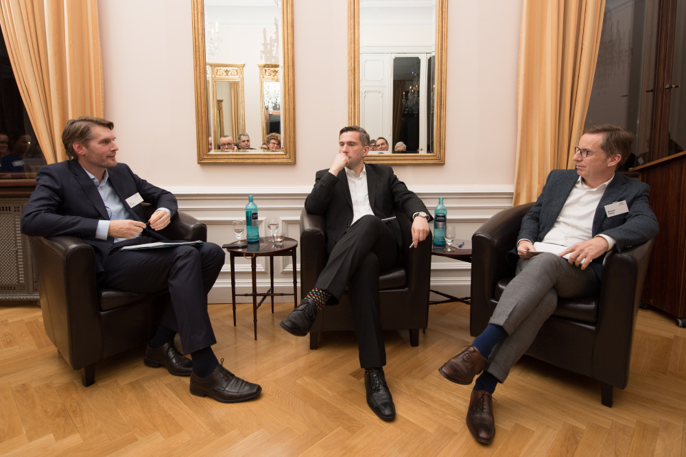 Staatsminister Martin Dulig und Prof. Dr. Michael Hüther mit Moderator Dr. Jan Boehm.