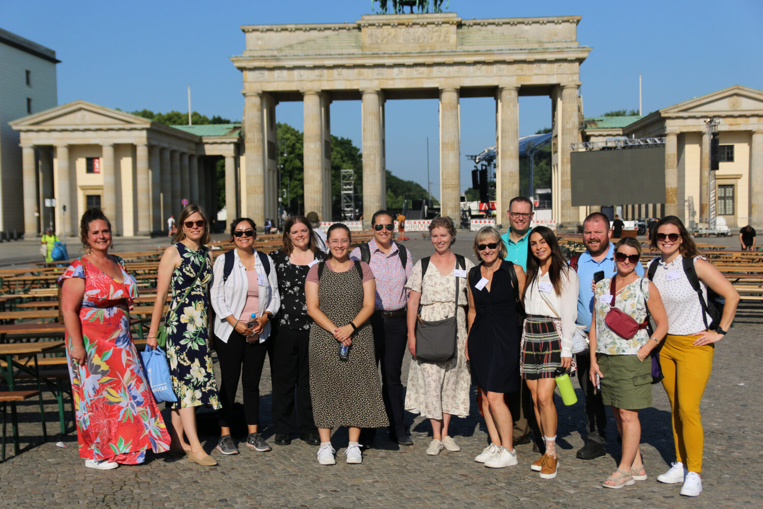 The participants of the Transatlantic Study Trip for Teachers 2023 in front of Brandenburg Gate
