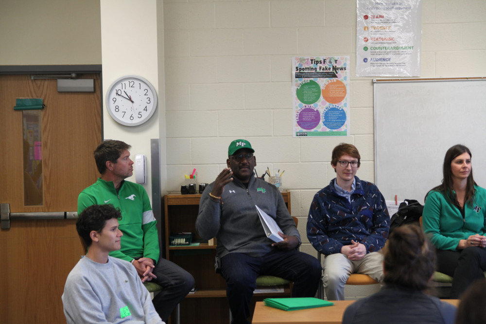 Zu Besuch bei der größten High School in den USA, der Myers Park High School.