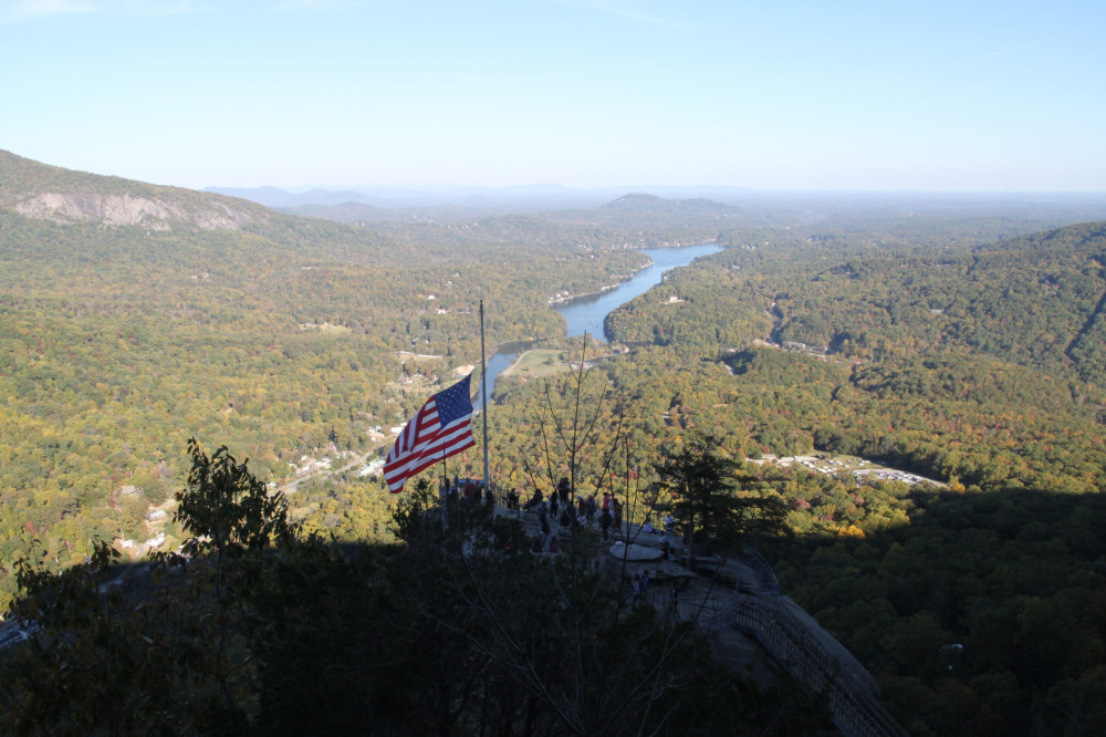 Wanderung im Chimney Rock State Park.