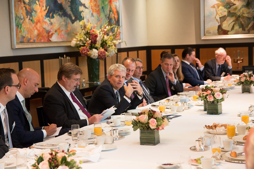 Gespräch in der Residenz von Botschafter Dr. Peter Wittig mit Conrad Tribble, Deputy Assistant Secretary of State, Bureau of European and Eurasian Affairs, U.S. Department of State