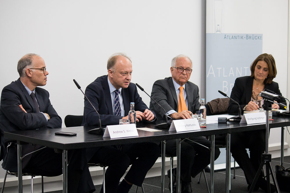 Podiumsdiskussion mit Andrew Weiss, Dr. Andrey Kortunov, und Botschafter Wolfgang Ischinger