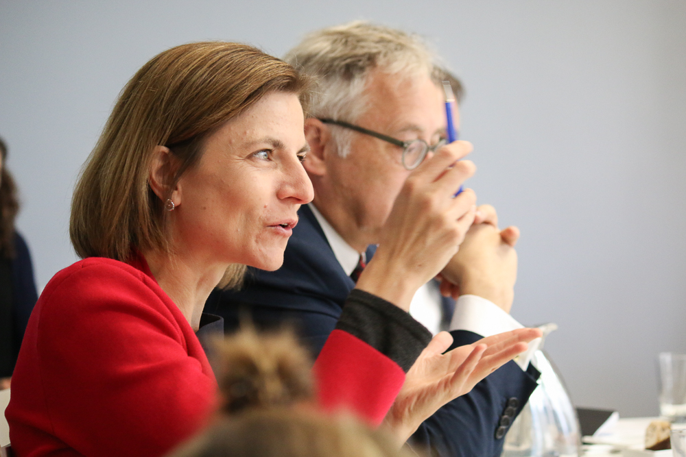 Yaya Fanusie zu Gast bei einer Diskussion der Atlantik-Brücke