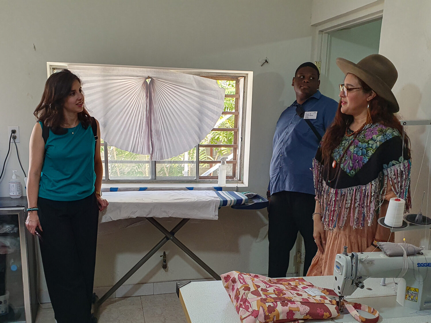 Die New Bridge Fellows im Gespräch mit Janette Terrazas Islas, Geschäftsführerin von Ni En More in Cd. Juárez
