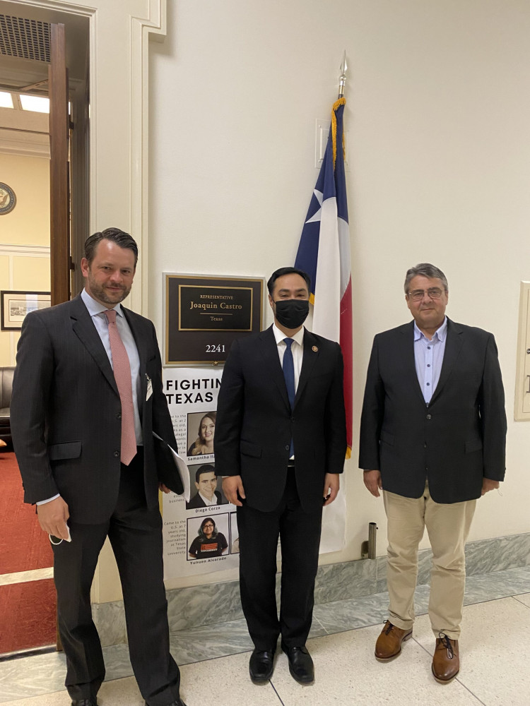 David Deißner, Congressman Joaquin Castro and Sigmar Gabriel