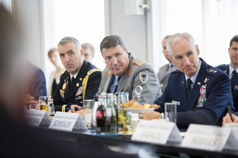 Atlantik Brücke Treffen mit dem EUCOM, Berlin, 20.11.2015, Copyright Raum11/Jan Zappner