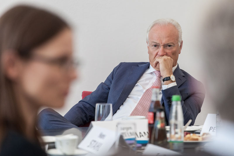 "Das Weißbuch 2016 zur Sicherheitspolitik und Zukunft der Bundeswehr" Roundtable Diskussion mit Staatssekretärin Dr. Katrin Suder Bundesministerium der Verteidigung,  Atlantik Brücke, Mitte Am Kupfergraben, DEU, Allemagne, Germany, Deutschland, Berlin, Fotos © Amélie Losier/Raum 11
