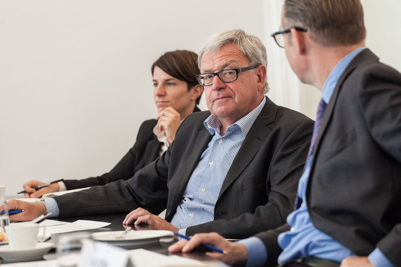 "Das Weißbuch 2016 zur Sicherheitspolitik und Zukunft der Bundeswehr" Roundtable Diskussion mit Staatssekretärin Dr. Katrin Suder Bundesministerium der Verteidigung,  Atlantik Brücke, Mitte Am Kupfergraben, DEU, Allemagne, Germany, Deutschland, Berlin, Fotos © Amélie Losier/Raum 11