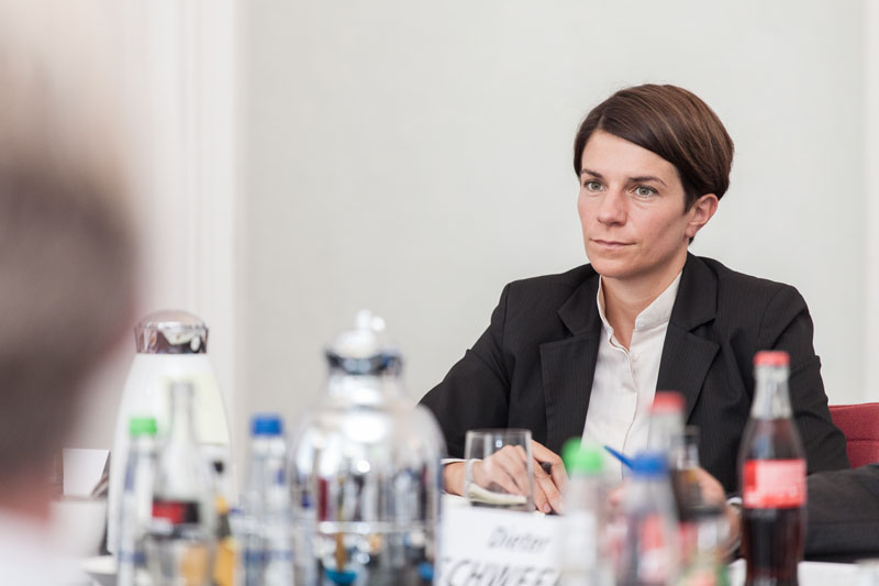 "Das Weißbuch 2016 zur Sicherheitspolitik und Zukunft der Bundeswehr" Roundtable Diskussion mit Staatssekretärin Dr. Katrin Suder Bundesministerium der Verteidigung,  Atlantik Brücke, Mitte Am Kupfergraben, DEU, Allemagne, Germany, Deutschland, Berlin, Fotos © Amélie Losier/Raum 11