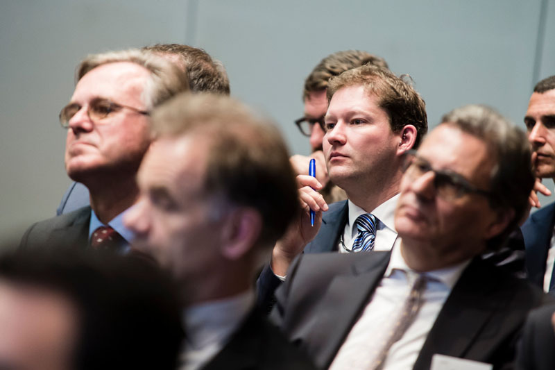 Veranstaltung der Atlantik-Brücke in der KfW-Repräsentanz am Gendarmenmarkt mit dem Thema: "Die geostrategischen Implikationen von (Energie-)Unabhängigkeit."Als Gast und Redner: Bundesminister Sigmar GabrielCopyright: raum11/Gregor Fischer, 06.10.2014