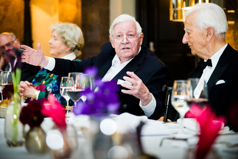 Verleihung des Eric-M.-Warburg Preises 2014an Dr. Richard von Weizsäcker, Bundespräsident a.D. durch den Vorstand der Atlantik-Brücke e.V. im Hotel de Rome in Berlin.Copyright: raum11/Gregor Fischer, 04.06.2014