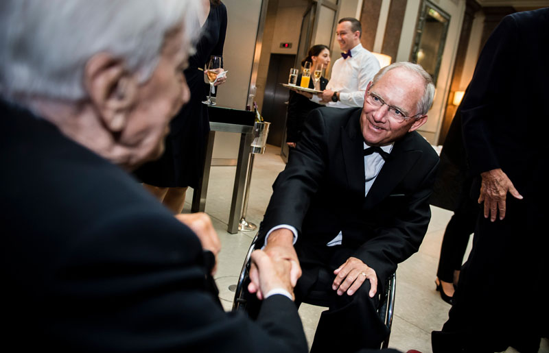 Verleihung des Eric-M.-Warburg Preises 2014an Dr. Richard von Weizsäcker, Bundespräsident a.D. durch den Vorstand der Atlantik-Brücke e.V. im Hotel de Rome in Berlin.Copyright: raum11/Gregor Fischer, 04.06.2014