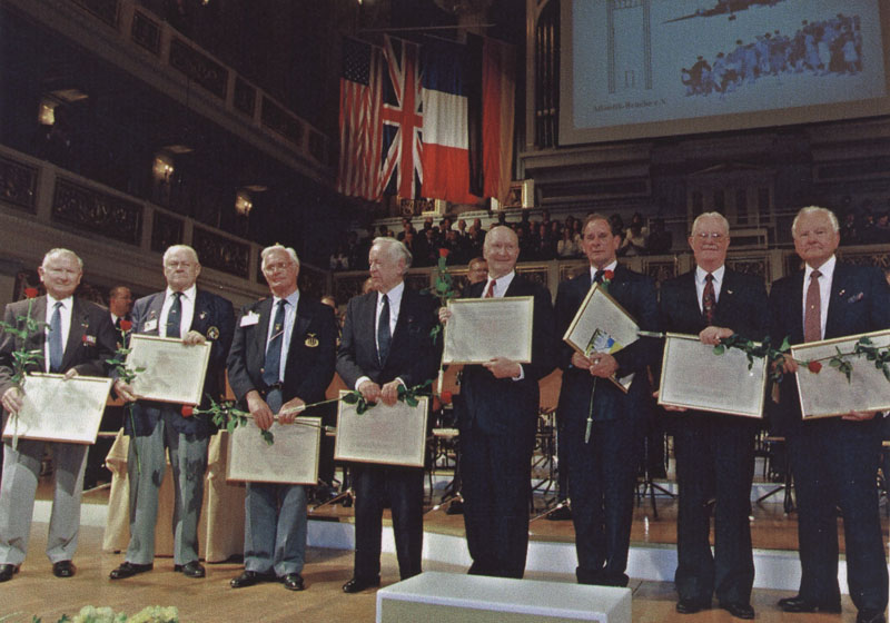 Honoring veterans of the Berlin
Airlift