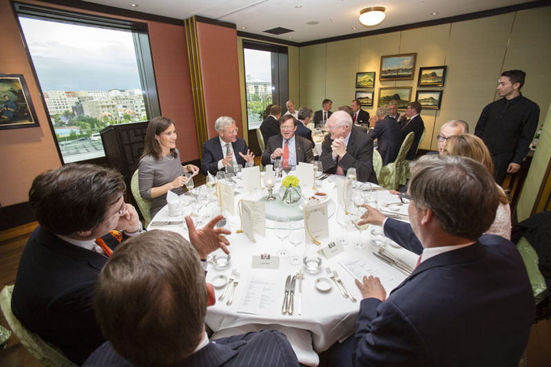 Robert Zoellick in Berlin bei der Atlantik Bruecke im China Club, Berlin 8.6.2015, Copyright: Raum11/Jan Zappner
