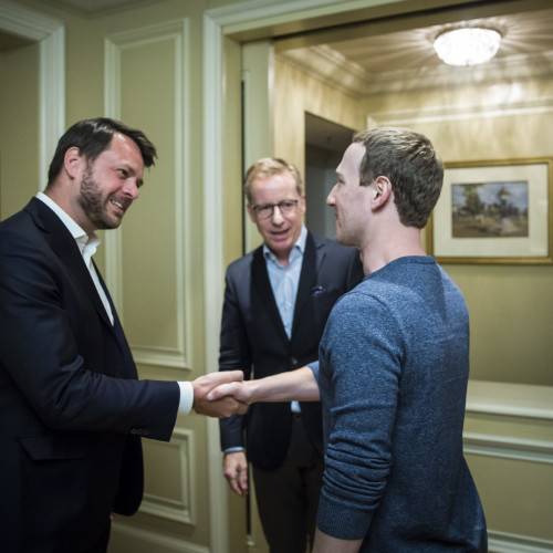 Zuckerberg: “We need a more active role for governments and regulators”