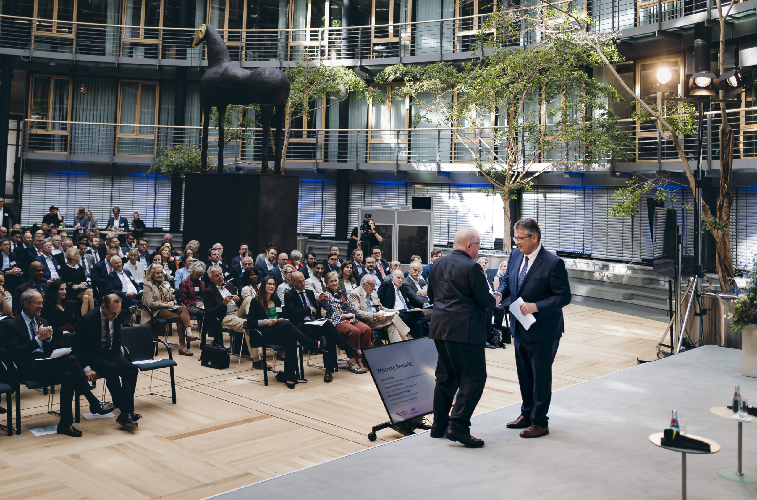 Deutsch-Amerikanische Konferenz in Berlin