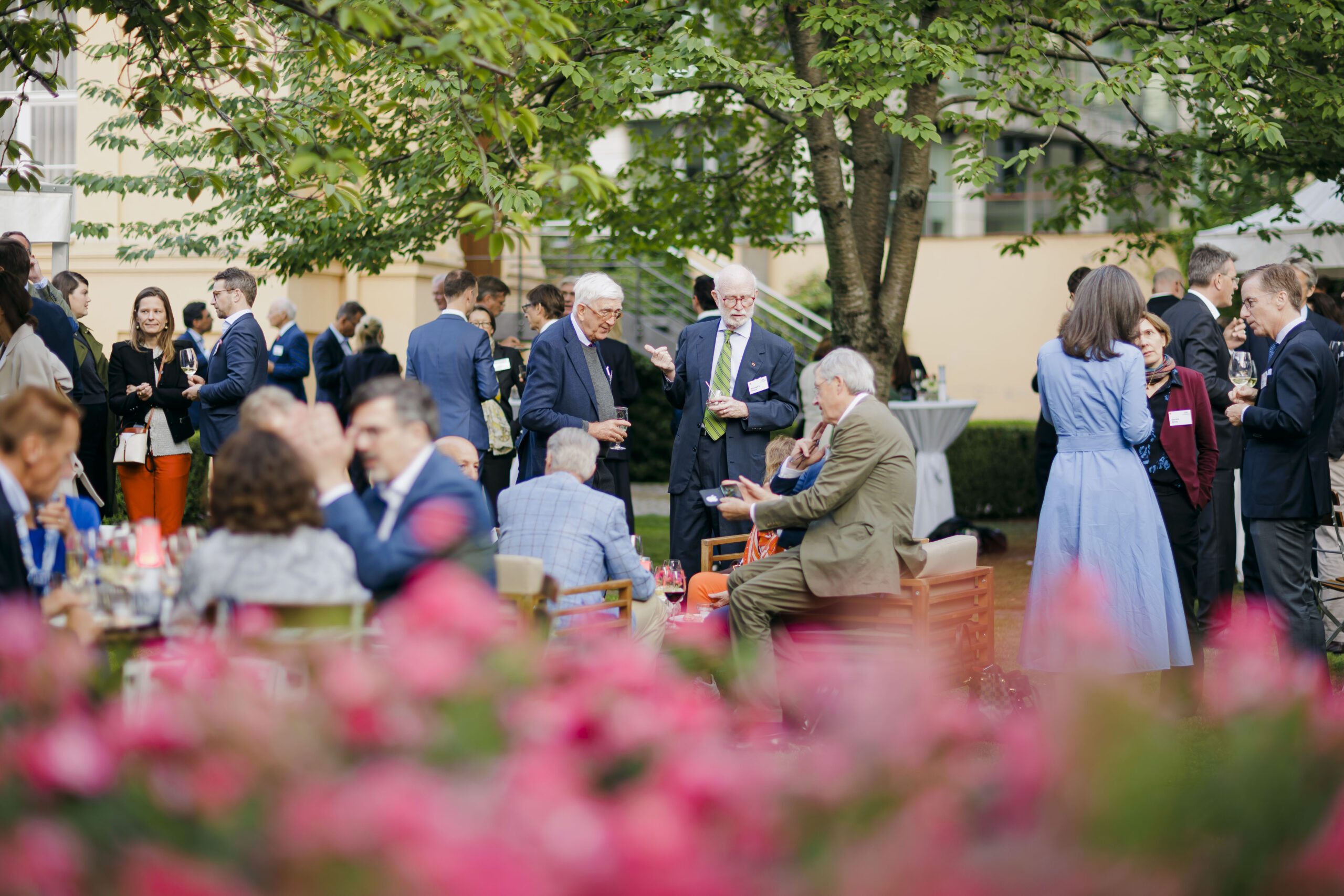 Mitgliederversammlung und Gartenfest der Atlantik-Brücke
