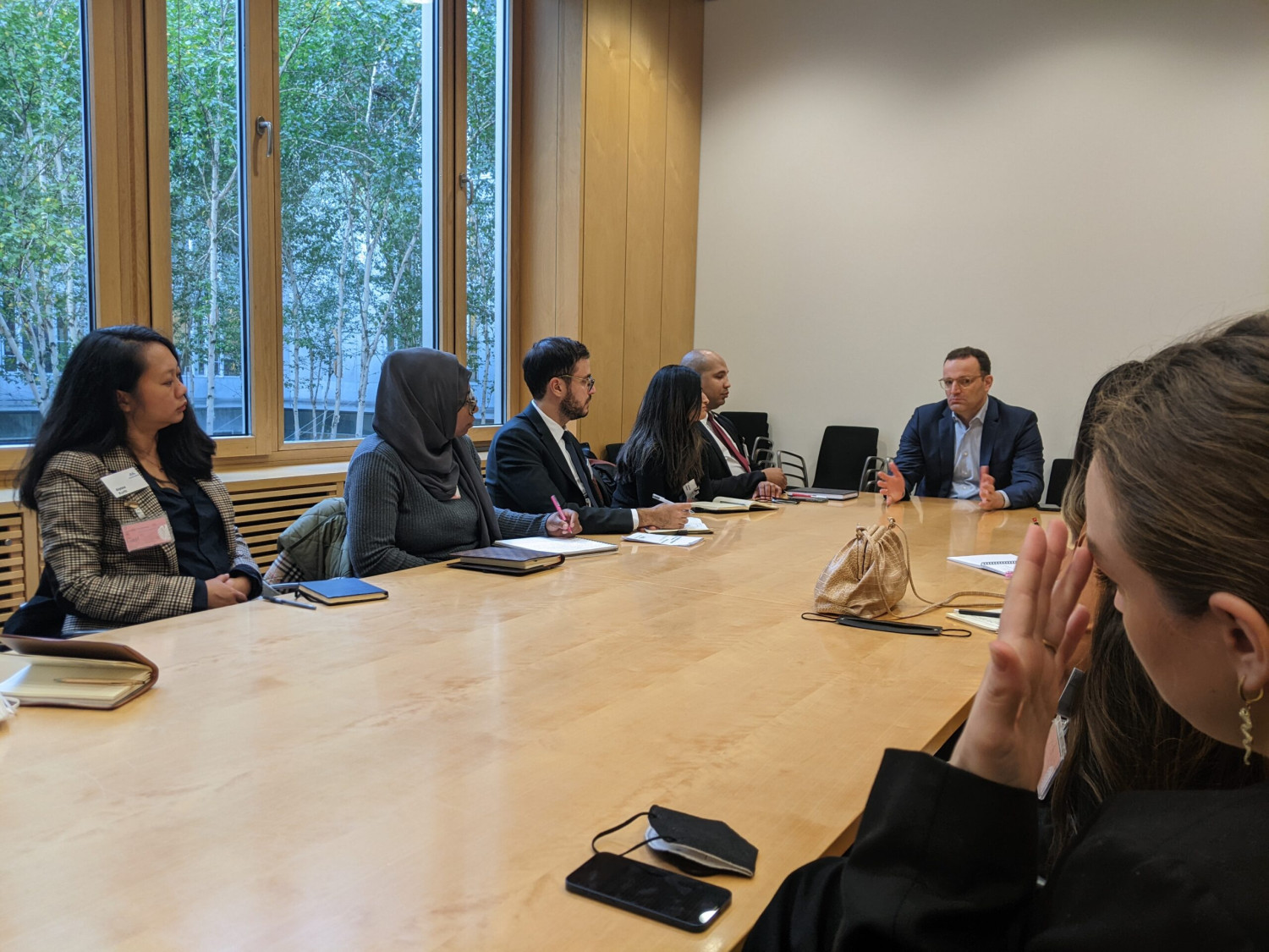 Die New Bridge Fellows im Gespräch mit Bundesminister a.D. Jens Spahn, MdB