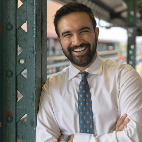 Demokraten im Dilemma: Linkspopulismus oder Mitte-Kurs?