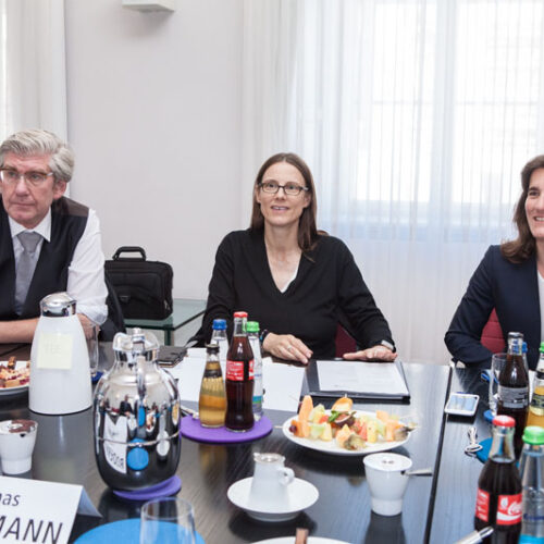 Roundtable zum Weißbuch with Staatssekretärin Dr. Katrin Suder