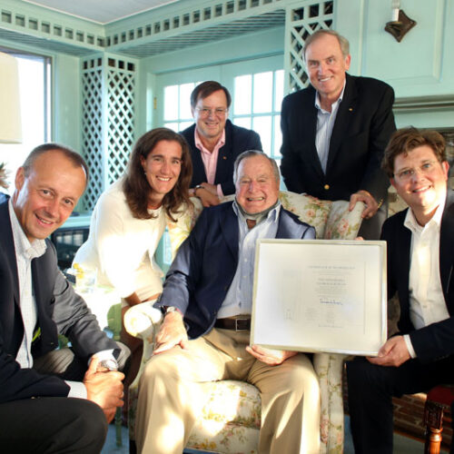 George H. W. Bush receives Award from Atlantik-Bruecke